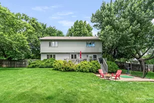 37W907 Bowes Rd, Elgin, IL 60124 - Photo 32