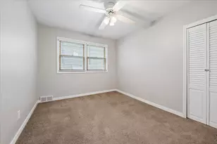110 W 12th Ave, Naperville, IL 60563 - Photo 16