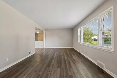 110 W 12th Avenue, Naperville, IL 60563 - Photo 6