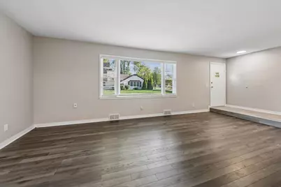 110 W 12th Avenue, Naperville, IL 60563 - Photo 4