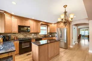 5310 N Lockwood Ave, Chicago, IL 60630 - Photo 6