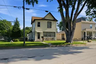 219 E Michigan Ave, Pontiac, IL 61764 - Photo 2