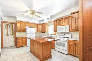 219 E Michigan Ave, Pontiac, IL 61764 - Photo 16