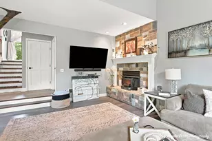 2001 Villanova Dr, Johnsburg, IL 60051 - Photo 8
