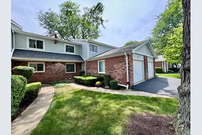 221 W Golfview Terrace, Palatine, IL 60067 - Photo 2