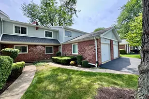 221 W Golfview Terrace, Palatine, IL 60067 - Photo 2