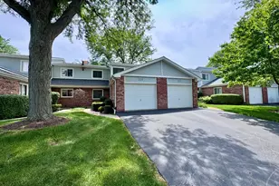 221 W Golfview Terrace, Palatine, IL 60067 - Photo 1