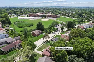 110 Green Valley Dr, Lombard, IL 60148 - Photo 24