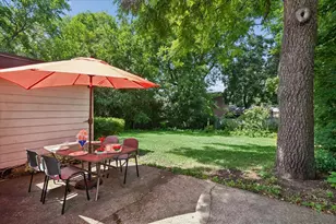 110 Green Valley Dr, Lombard, IL 60148 - Photo 20
