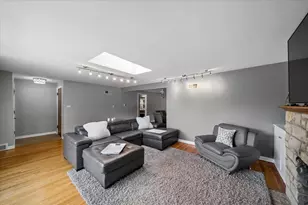110 Green Valley Dr, Lombard, IL 60148 - Photo 4