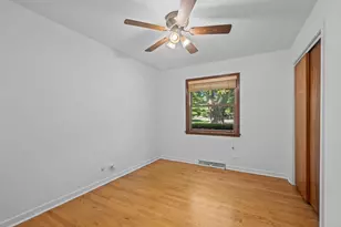 6231 Linden Ln, La Grange Highlands, IL 60525 - Photo 16