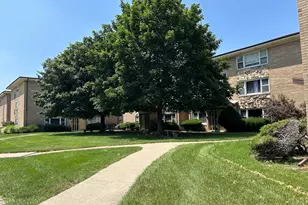 3180 W Meadow Ln Dr, Merrionette Park, IL 60803 - Photo 2
