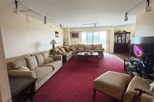 7061 N Kedzie Ave, Chicago, IL 60645 - Photo 4