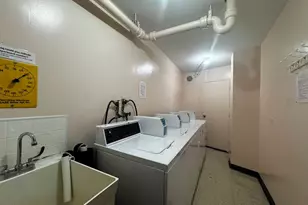 7061 N Kedzie Ave, Chicago, IL 60645 - Photo 16