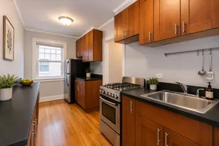 2328 N Lincoln Park West Ave, Chicago, IL 60614 - Photo 2