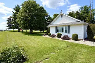 843 N 2401st Rd, Oglesby, IL 61348 - Photo 2