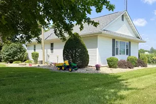 843 N 2401st Rd, Oglesby, IL 61348 - Photo 20