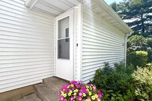 843 N 2401st Rd, Oglesby, IL 61348 - Photo 4