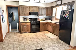 843 N 2401st Rd, Oglesby, IL 61348 - Photo 10