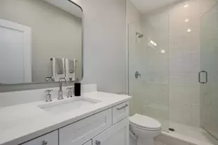 2251 W Berwyn Ave, Chicago, IL 60625 - Photo 26