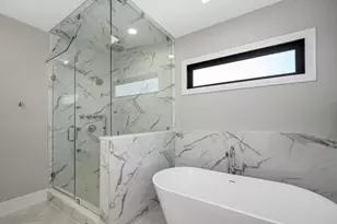 2251 W Berwyn Ave, Chicago, IL 60625 - Photo 18