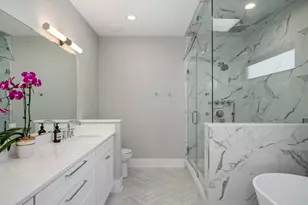 2251 W Berwyn Ave, Chicago, IL 60625 - Photo 16