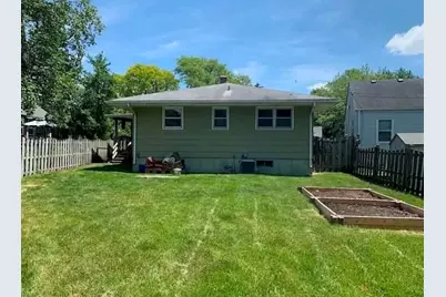 2107 Ohio Parkway, Rockford, IL 61108 - Photo 2