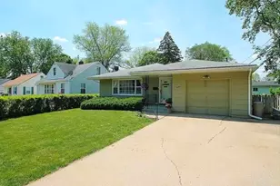 2107 Ohio Pkwy, Rockford, IL 61108 - Photo 1