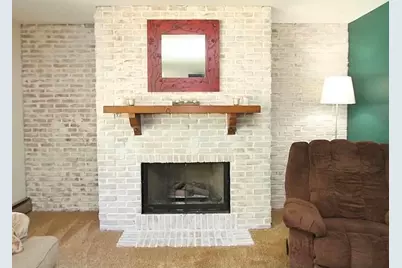2107 Ohio Parkway, Rockford, IL 61108 - Photo 6
