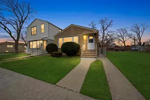 4605 S Laramie Ave, Chicago, IL 60638 - Photo 2