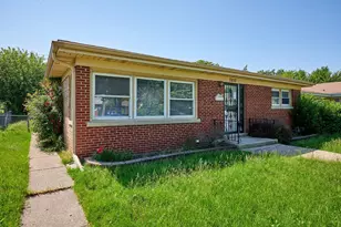 7810 E Prairie Rd, Skokie, IL 60076 - Photo 1