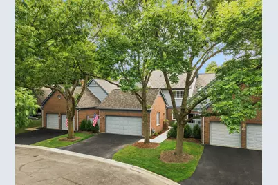 21 Stonehenge Court, Burr Ridge, IL 60527 - Photo 1