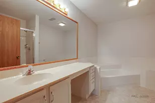 1262 N Wellington Ct, Buffalo Grove, IL 60089 - Photo 24