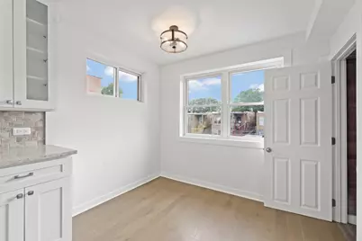 7234 N Hamilton Avenue, Chicago, IL 60645 - Photo 32