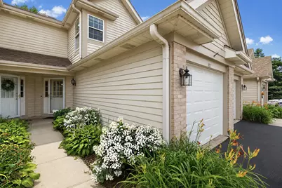 1827 Grove Avenue, Schaumburg, IL 60193 - Photo 2
