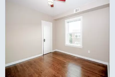 2433 W Fargo Avenue #3, Chicago, IL 60645 - Photo 12