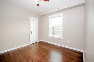 2433 W Fargo Ave, Chicago, IL 60645 - Photo 12