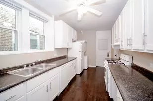 2433 W Fargo Ave, Chicago, IL 60645 - Photo 8
