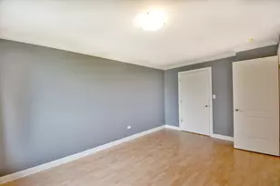 575 Fairway View Dr, Wheeling, IL 60090 - Photo 10