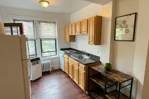 639 W Roscoe St, Chicago, IL 60657 - Photo 2