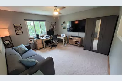3885 Thornberry Way, Lake in the Hills, IL 60156 - Photo 46