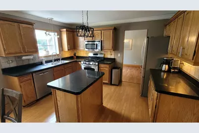 3885 Thornberry Way, Lake in the Hills, IL 60156 - Photo 16