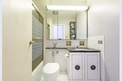 777 N Michigan Avenue #2406, Chicago, IL 60611 - Photo 18