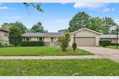 2312 Blackthorn Drive, Champaign, IL 61821 - Photo 2