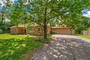 5706 Leitch Ave, Countryside, IL 60525 - Photo 1