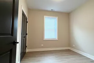 4934 S Champlain Ave, Chicago, IL 60615 - Photo 4
