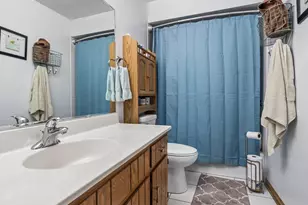5326 S Nagle Ave, Chicago, IL 60638 - Photo 12