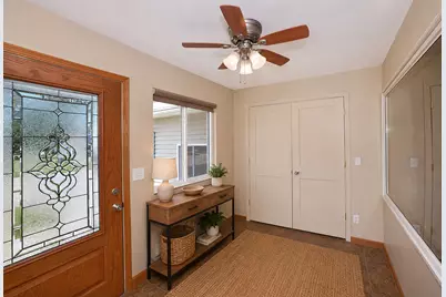 704 Fort Street, Ottawa, IL 61350 - Photo 2