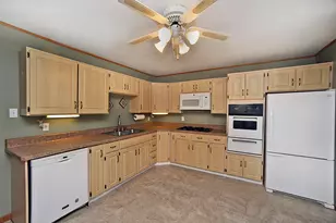 704 Fort St, Ottawa, IL 61350 - Photo 8
