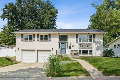 6916 Williams Drive, Woodridge, IL 60517 - Photo 1